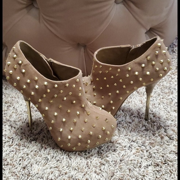 Shoe Dazzle Shoes - Shoedazzle Spiked Ankle Booties NWOB